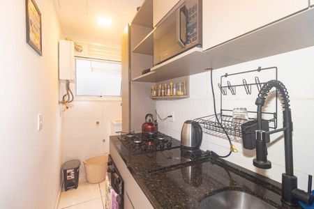 Cozinha de apartamento para alugar com 2 quartos, 52m² em Floresta, Porto Alegre