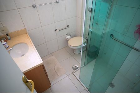 Apartamento à venda com 83m², 2 quartos e 1 vaga Apartamento à venda com 83m², 2 quartos e 1 vagaBanheiro