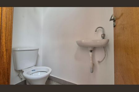 Apartamento para alugar com 106m², 2 quartos e 1 vaga Apartamento para alugar com 106m², 2 quartos e 1 vagaBanheiro de Serviço