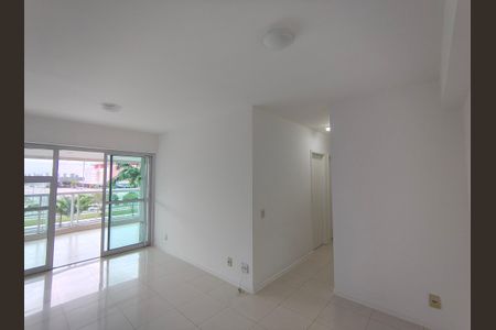 Sala de apartamento para alugar com 3 quartos, 98m² em Barra da Tijuca, Rio de Janeiro
