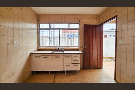 Casa à venda com 120m², 4 quartos e 2 vagasCozinha 