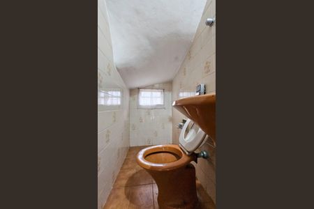 Casa à venda com 120m², 4 quartos e 2 vagasBanheiro 