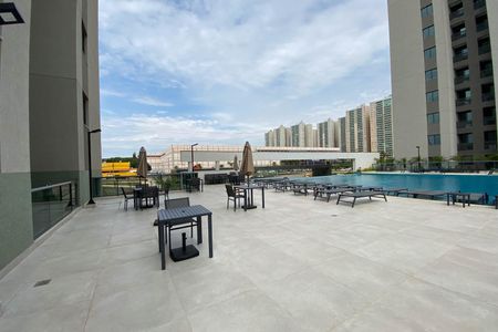 Apartamento para alugar com 62m², 2 quartos e 2 vagas Apartamento para alugar com 62m², 2 quartos e 2 vagasÁrea comum - Piscina