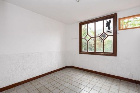 Casa à venda com 4 quartos, 340m² em Piratininga, Niterói