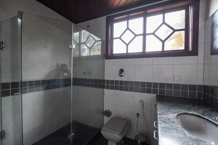 Casa à venda com 4 quartos, 340m² em Piratininga, Niterói