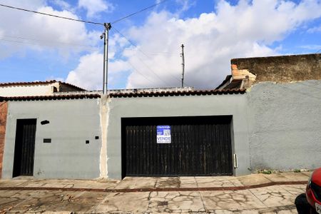 Casa à venda com 167m², 2 quartos e 2 vagasFachada
