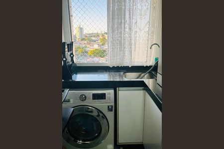Apartamento à venda com 3 quartos, 60m² em Vila Satúrnia, Campinas