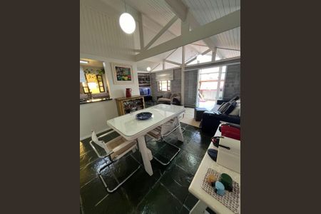 Casa à venda com 146m², 3 quartos e 2 vagas