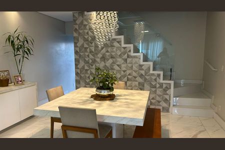 Sala de casa à venda com 3 quartos, 210m² em Vila Eldízia, Santo André