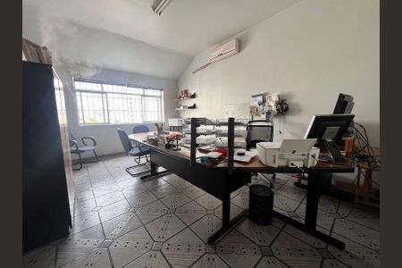 Casa à venda com 3 quartos, 650m² em Pompeia, São Paulo