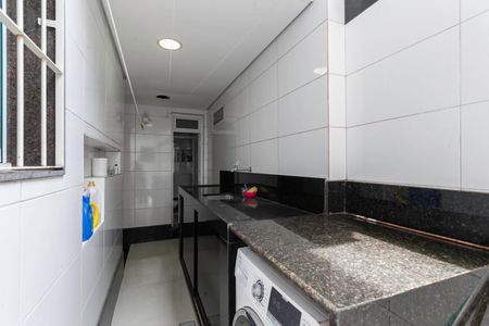 Casa à venda com 380m², 4 quartos e 3 vagas Casa à venda com 380m², 4 quartos e 3 vagasÁrea de serviço