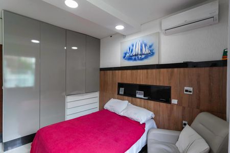 Casa à venda com 380m², 4 quartos e 3 vagas Casa à venda com 380m², 4 quartos e 3 vagasQuarto 2