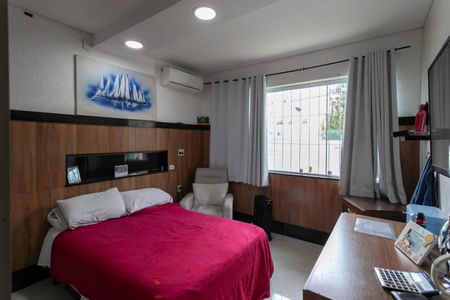 Casa à venda com 380m², 4 quartos e 3 vagas Casa à venda com 380m², 4 quartos e 3 vagasQuarto 2