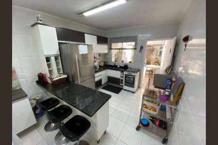 Casa à venda com 3 quartos, 115m² em Vila Linda, Santo André