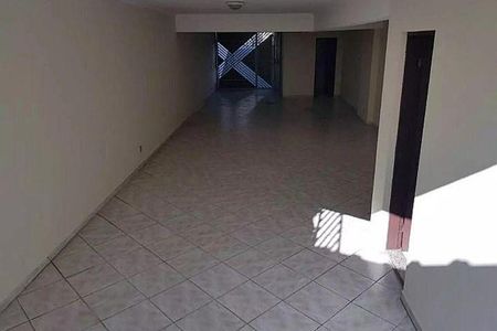 Casa à venda com 3 quartos, 200m² em São Lucas, São Paulo