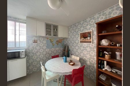 Casa à venda com 4 quartos, 296m² em Largo da Batalha, Niterói