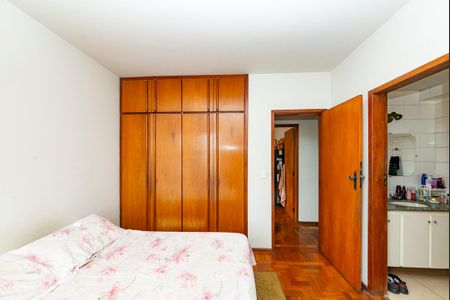 Apartamento à venda com 94m², 3 quartos e 1 vaga Apartamento à venda com 94m², 3 quartos e 1 vagaSuíte