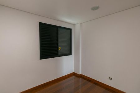 Apartamento à venda com 180m², 4 quartos e 4 vagas Apartamento à venda com 180m², 4 quartos e 4 vagasQuarto 2