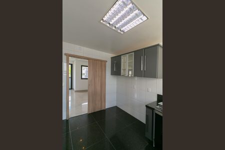 Apartamento à venda com 180m², 4 quartos e 4 vagas Apartamento à venda com 180m², 4 quartos e 4 vagasCozinha