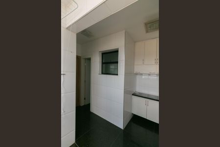 Apartamento à venda com 180m², 4 quartos e 4 vagas Apartamento à venda com 180m², 4 quartos e 4 vagasÁrea de Serviço