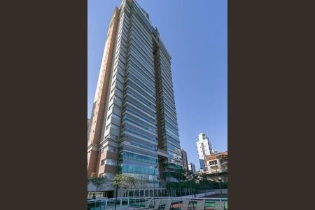 Apartamento à venda com 240m², 4 quartos e 4 vagas