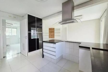 Apartamento à venda com 240m², 4 quartos e 4 vagas