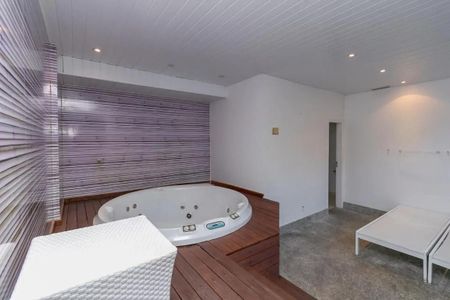 Apartamento à venda com 240m², 4 quartos e 4 vagas