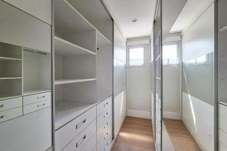 Apartamento à venda com 240m², 4 quartos e 4 vagas