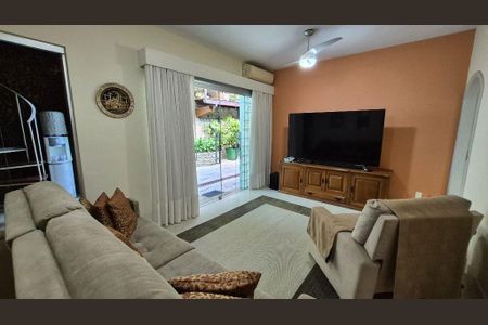 Casa à venda com 4 quartos, 342m² em Itaipu, Niterói