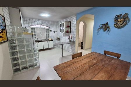 Casa à venda com 4 quartos, 342m² em Itaipu, Niterói