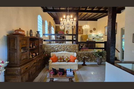 Casa à venda com 4 quartos, 342m² em Itaipu, Niterói