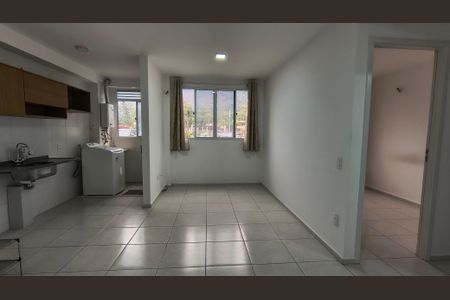 Sala de apartamento à venda com 2 quartos, 45m² em Barra Olímpica, Rio de Janeiro