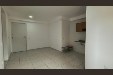 Sala de apartamento à venda com 2 quartos, 45m² em Barra Olímpica, Rio de Janeiro