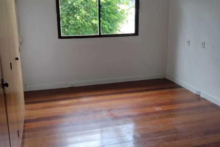 Casa à venda com 5 quartos, 422m² em Piratininga, Niterói