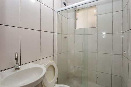 Banheiro Social de casa para alugar com 1 quarto, 35m² em Vila Caraguata, São Paulo