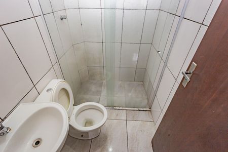 Banheiro Social de casa para alugar com 1 quarto, 35m² em Vila Caraguata, São Paulo