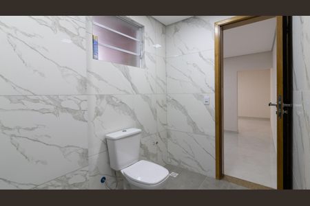 Banheiro Social de casa para alugar com 1 quarto, 30m² em Jardim Matarazzo, São Paulo