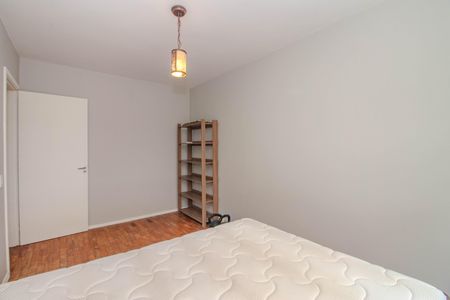 Quarto 2 de apartamento para alugar com 2 quartos, 64m² em Bom Jesus, Porto Alegre