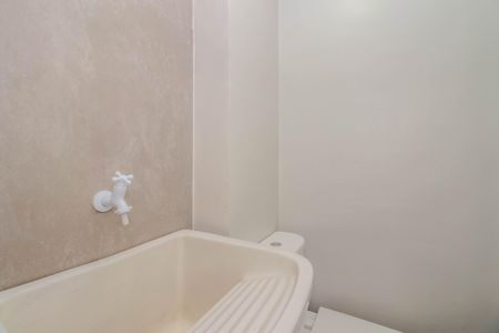 Apartamento para alugar com 64m², 2 quartos e 1 vaga Apartamento para alugar com 64m², 2 quartos e 1 vagaBanheiro de Serviço