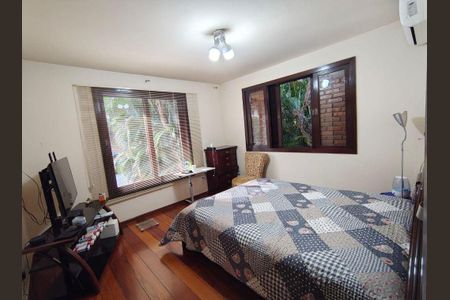 Casa à venda com 3 quartos, 301m² em Piratininga, Niterói