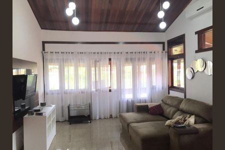 Casa à venda com 3 quartos, 400m² em Itaipu, Niterói