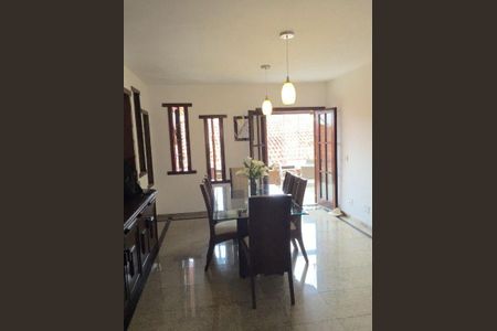 Casa à venda com 3 quartos, 400m² em Itaipu, Niterói