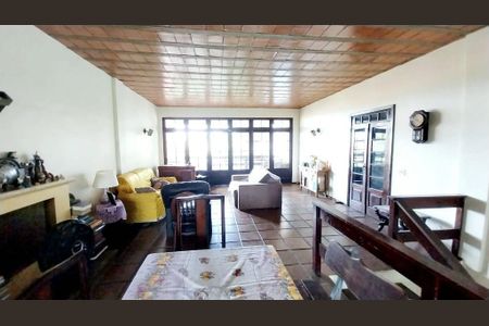 Casa à venda com 3 quartos, 204m² em Largo da Batalha, Niterói