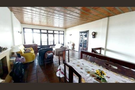 Casa à venda com 3 quartos, 204m² em Largo da Batalha, Niterói