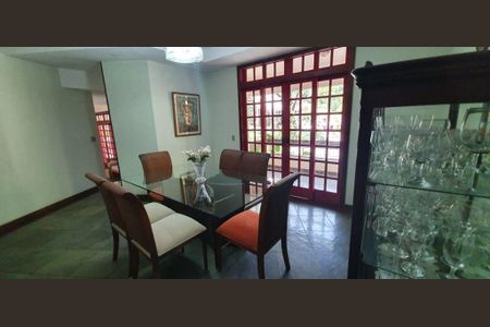 Casa à venda com 5 quartos, 381m² em Piratininga, Niterói