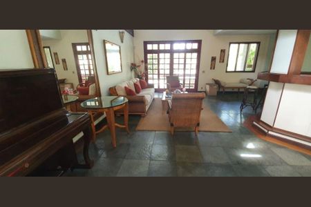 Casa à venda com 5 quartos, 381m² em Piratininga, Niterói