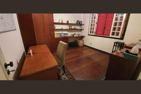 Casa à venda com 5 quartos, 381m² em Piratininga, Niterói