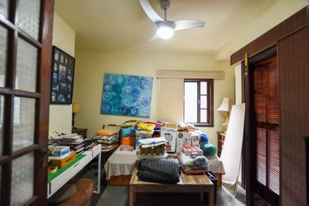 Casa à venda com 4 quartos, 449m² em Piratininga, Niterói