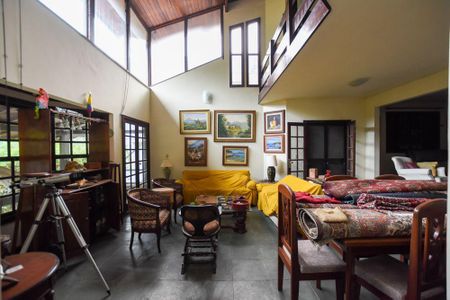 Casa à venda com 4 quartos, 449m² em Piratininga, Niterói