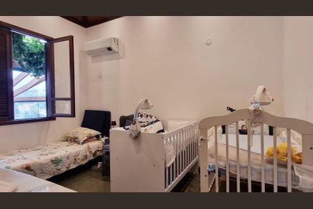 Casa à venda com 3 quartos, 250m² em Piratininga, Niterói